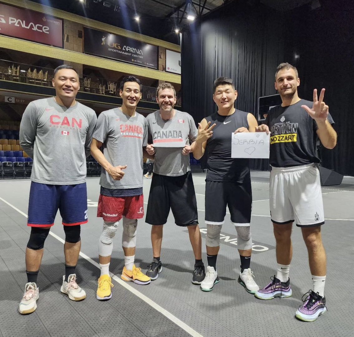 3x3ulaanbaatar's tweet photo. 🗣️ Breaking News❗️
Team Ulaanbaatar split 😱
.
.
.
.
.
.
🇨🇦 🆚 🇷🇸 tonight @FIBAWC 
@SteveSir1 🆚 @MarkoDugosija 
😅😅😅😅😅 https://t.co/BxflmaPia6