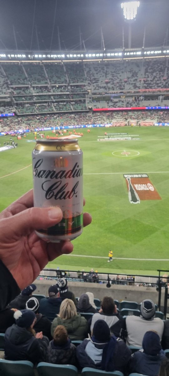 PieNorthern's tweet photo. I'm not and never will be an @CarltonFC supporter, in fact my hate for them was born into me, but being here at the @MCG and seeing the bagger kids smiling and happy seeing their team in a final is just awesome! How good is Melbourne in September! #GoFooty #Cheers https://t.co/WUzqDlOpmJ