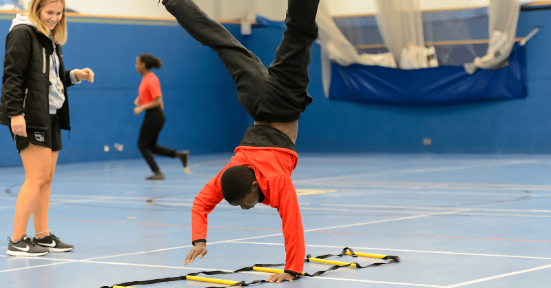 Sport_England's tweet photo. Sport and physical activity can help those who are not in employment, education or training by having an impact on:

💼 Employment opportunities
🗣️ Developing social skills
🤝 Reductions in anti-social behaviour

Read more 👇