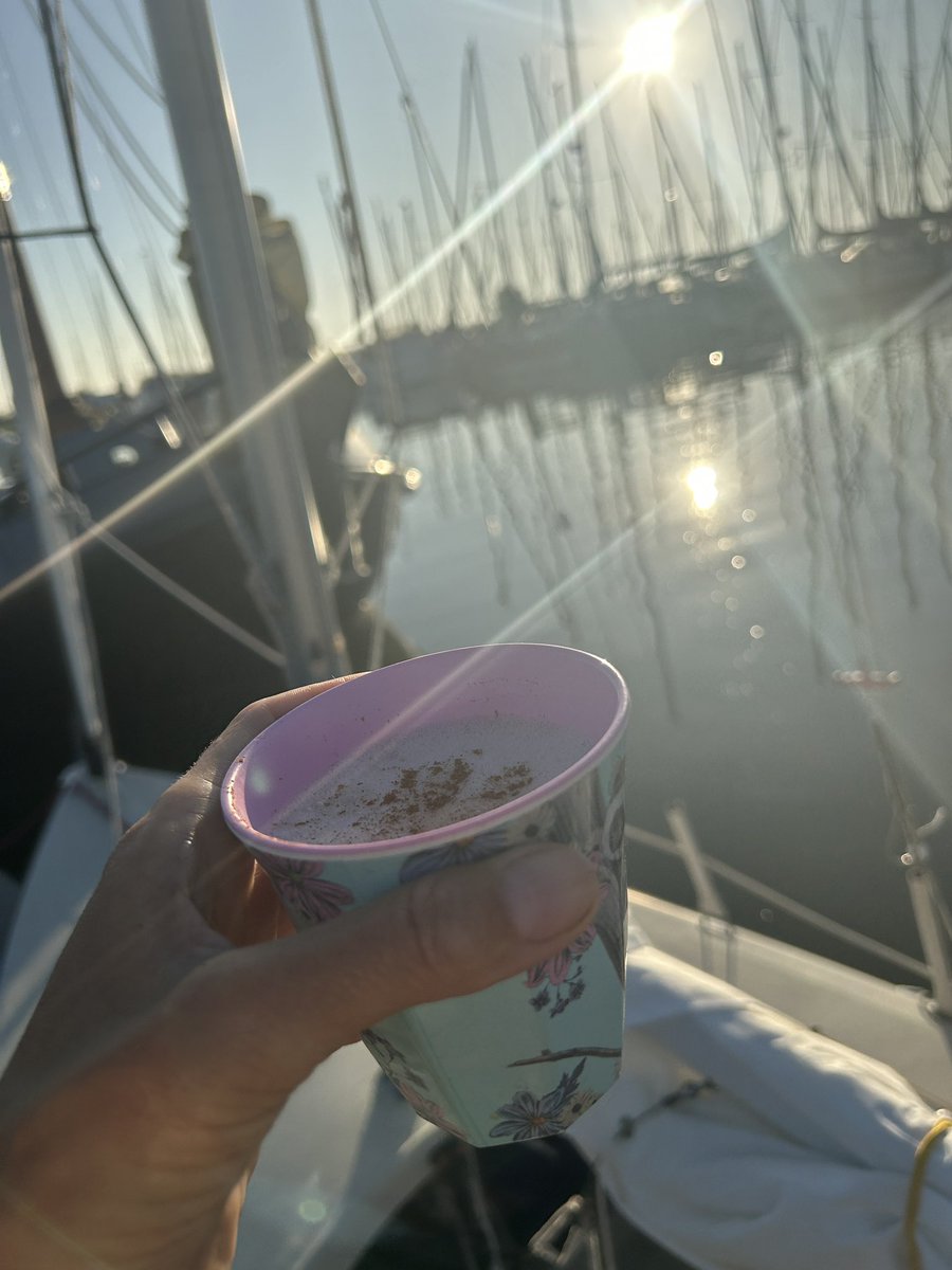 Happy start of the Friday🌞☕️✨🌻