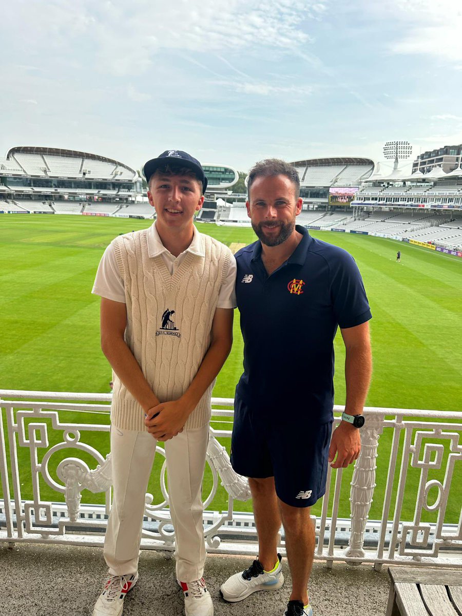 Wishing Mr James and last years @StJohnsSurrey 1st XI skipper J.Akhurst all the best for todays MCC Schools V ESCA match which is being played at The Home of Cricket - what a great experience! @MCCOfficial @stjohnssport 👍🏏🦅☀️