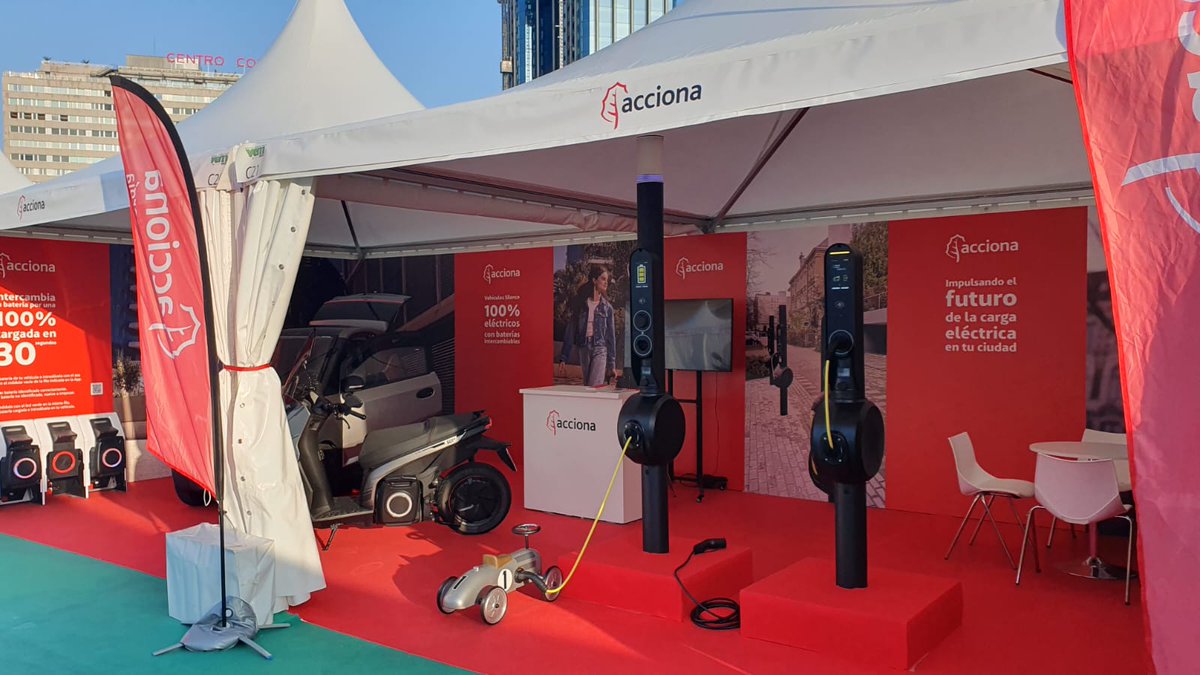 ACCIONArecarga's tweet photo. Ya estamos en la feria #VEM2023 organizada por
@AEDIVE✅Presentamos nuestros puntos de recarga para ciudades, un modelo innovador que supondrá el impulso definitivo para el acceso a la movilidad eléctrica sostenible urbana 🏙️🔋 https://t.co/OvTZ8ZFDFY