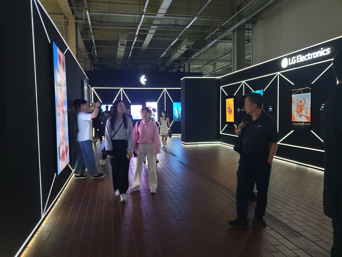 Hhh000172's tweet photo. [The Gateway Korea]

#THEGATEWAYKOREA #NFTNOW #FACTBLOCK #gallery #Art #NFT #MusicFestival #KBW2023 https://t.co/W0Fjx81HhO