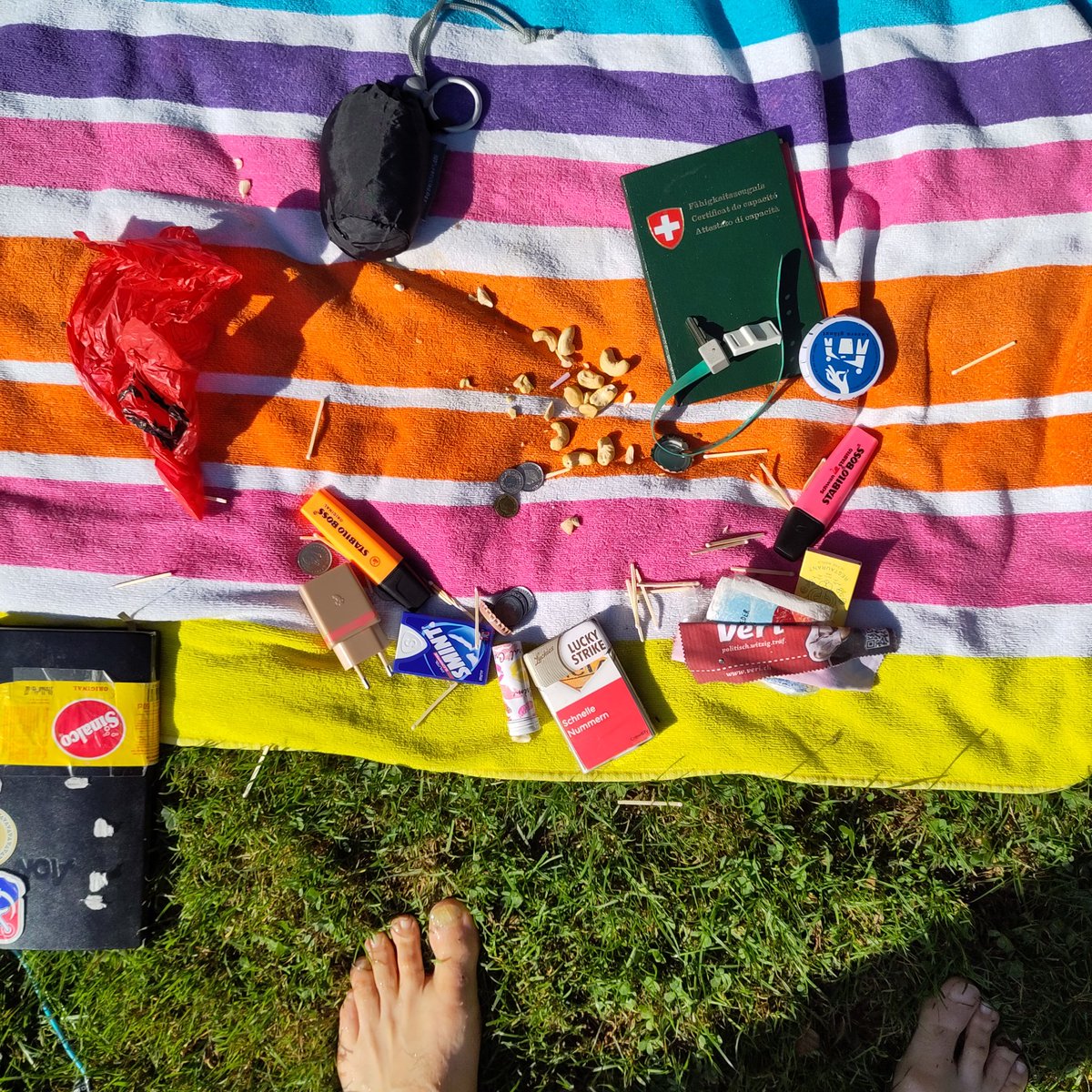 schreibgarten's tweet image. Warum heisst es 'Armutszeugnis' und nicht 'Unfähigkeitsausweis'? 

#Unfrage #Muskism #deutsch