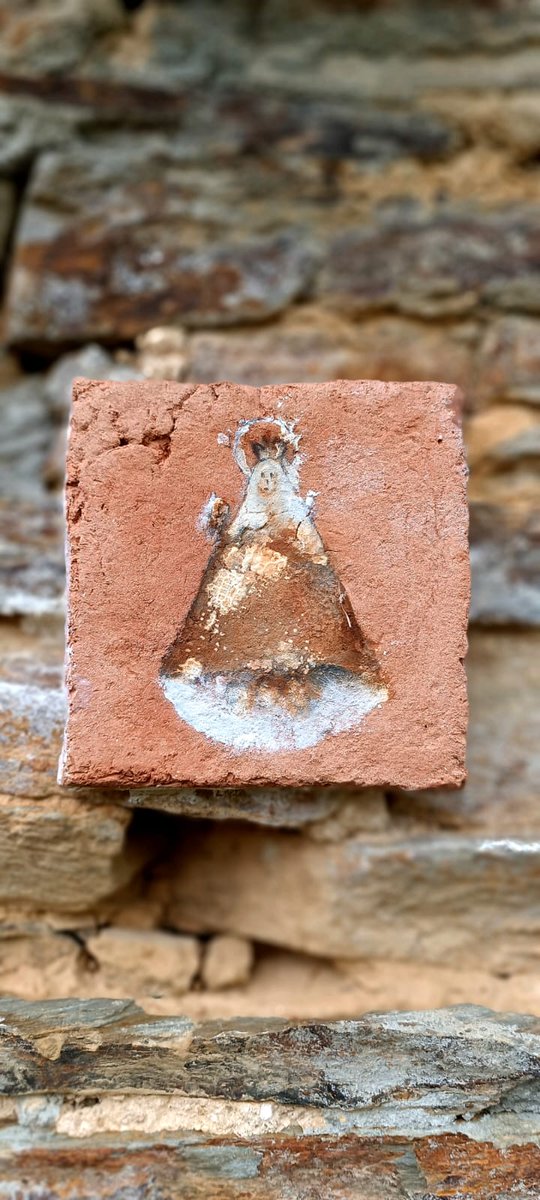 ankamoldovan's tweet photo. #Santina. Óleo sobre azulejo. 10x11cm Feliz #DiaDeAsturias #puxaasturies https://t.co/A05SKca2PT