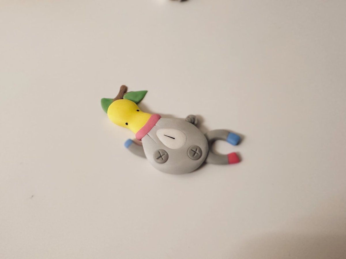 okihasA's tweet photo. コイルが吸われてるところを誰かに踏まれたようた、、、。これはこれで可愛い、、、。 https://t.co/I27wCvkRsW