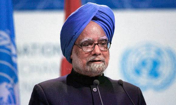 garrywalia_'s tweet photo. ये है अपने मनमोहन सिंह जी पूर्व पीएम 

इनके बारे में एक अफ़वाह फैलाई जाती है की ये मौन पीएम थे , लेकिन सच्चाई ये है की मनमोहन जी कम बोलते थे लेकिन झूठ कभी नही बोलते थे और जब जब कहीं बोलने की ज़रूरत पड़ी है इन्होंने मुँह तोड़ जवाब दिया 

इनके बारे में एक और अफ़वाह फैलाई जाती है की ये कमज़ोर पीएम थे लेकिन सच्चाई ये है की इन्होंने हमेशा हर मुद्दे पर मीडिया और देश को जवाब दिया है और तो और बहुत बार प्रेस कांफ्रेंस भी की है वो भी एक दो चार दस नहीं बल्कि 50-100 पत्रकारो के सामने , प्रेस का सामना एक मज़बूत नेता ही कर सकता है कमज़ोर नेता नहीं 

ख़ैर ये सब छोड़िये मनमोहन सिंह का राज आपको कैसा लगा , modi राज से बेहतर या नहीं ?