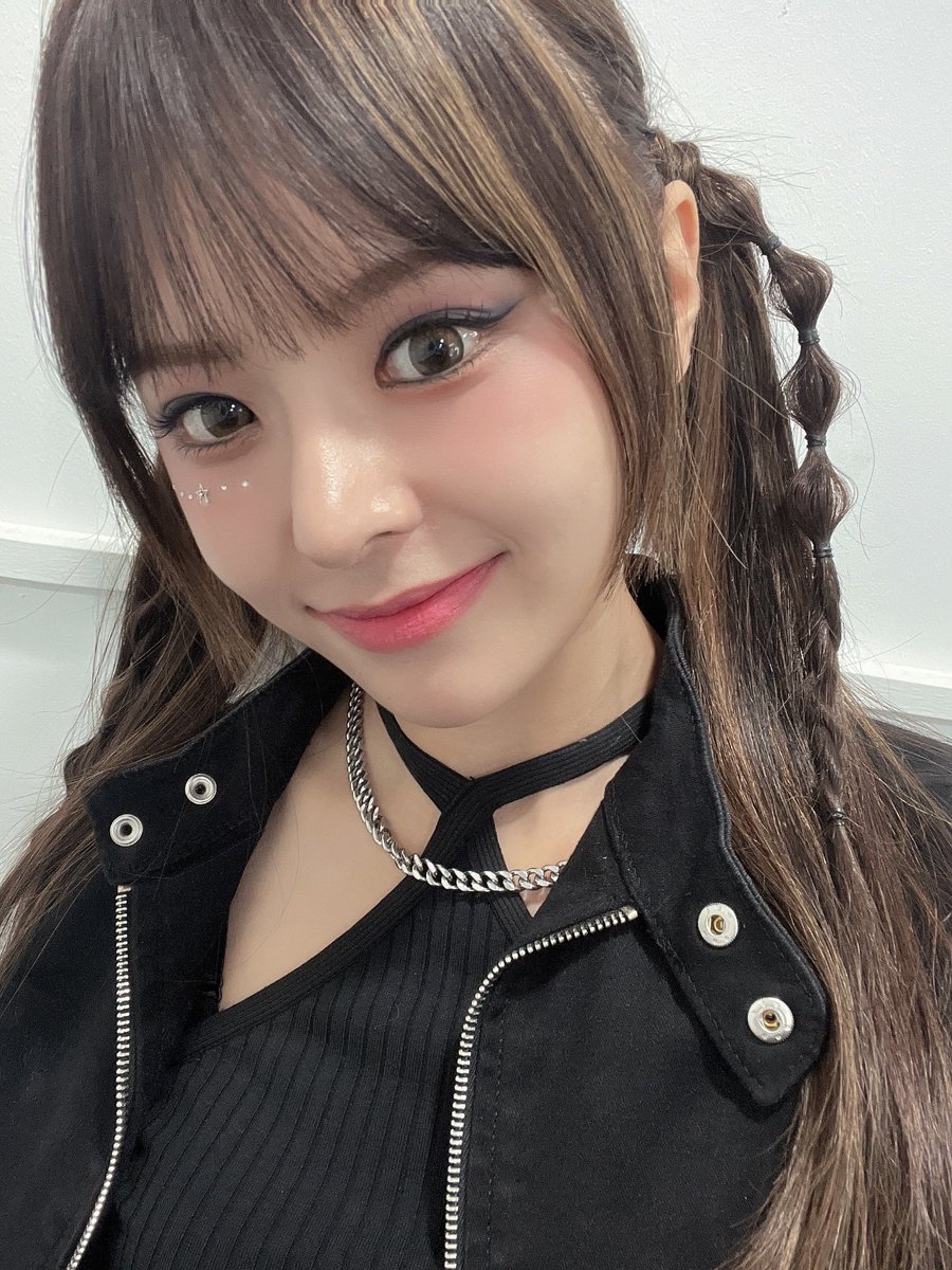 jiwonda's tweet photo. TODAY Jiwonda

After promoting Slay at Music Bank

#EVERGLOW #ONDA #EU #JIWONDA #에버글로우 #온다 #이유 @EVERGLOW_TWT https://t.co/DxxaiaUUGT