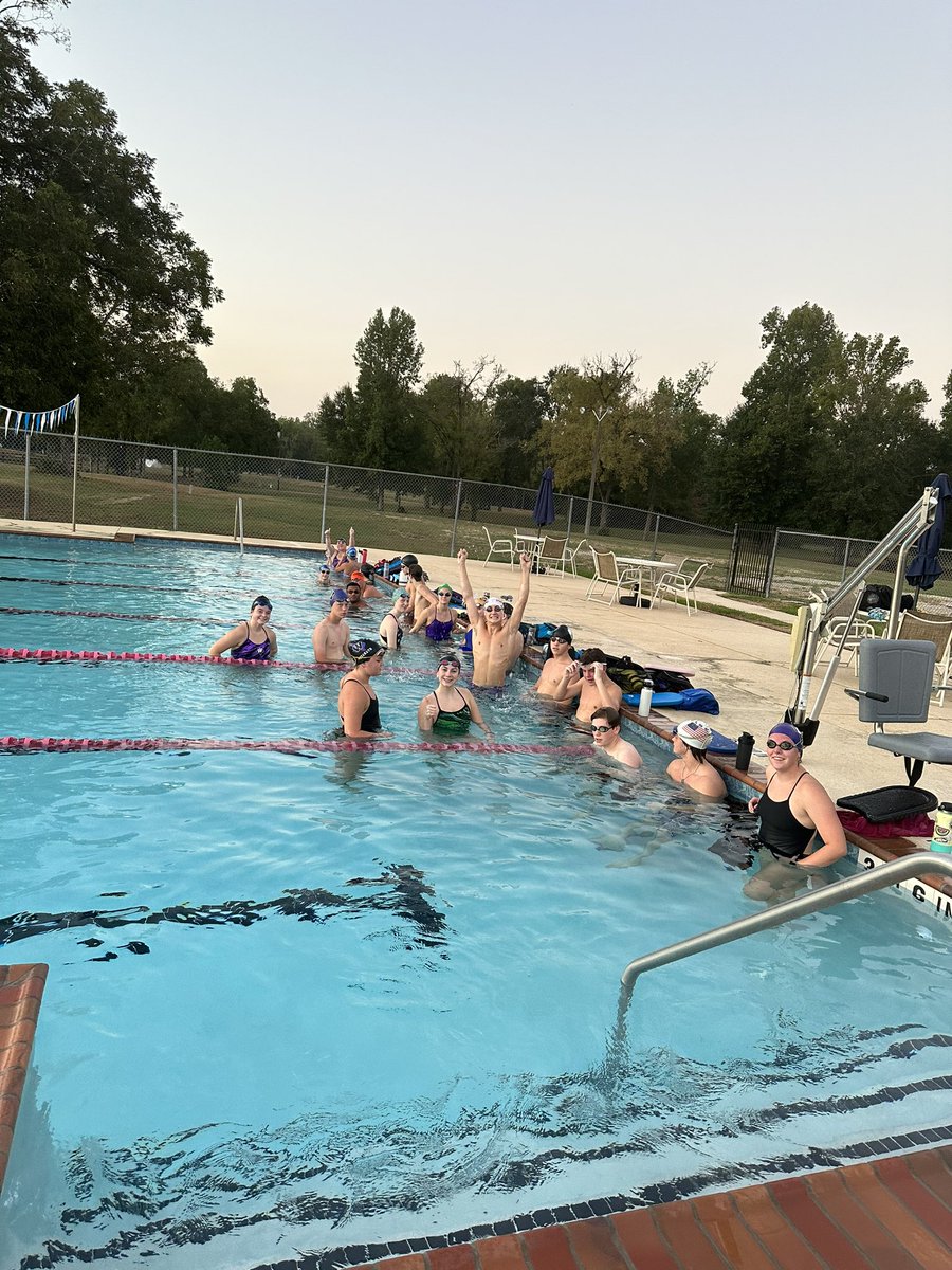CoachKrisBrown's tweet photo. I am super proud of the effort and drive that they are showing! They swam hard yesterday! We are less than 2 weeks away from our 1st meet and I can’t wait to see their hard work https://t.co/SJBGN2wvRQ