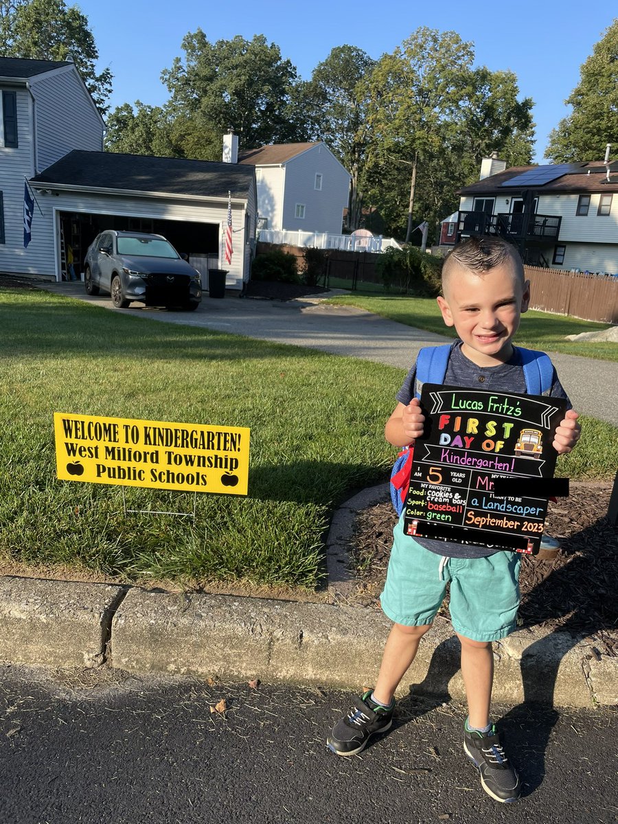 amynj628's tweet photo. Off to Kindergarten! #1stdaywmtps @WestMilfordTPS https://t.co/UnOhvEKHCk