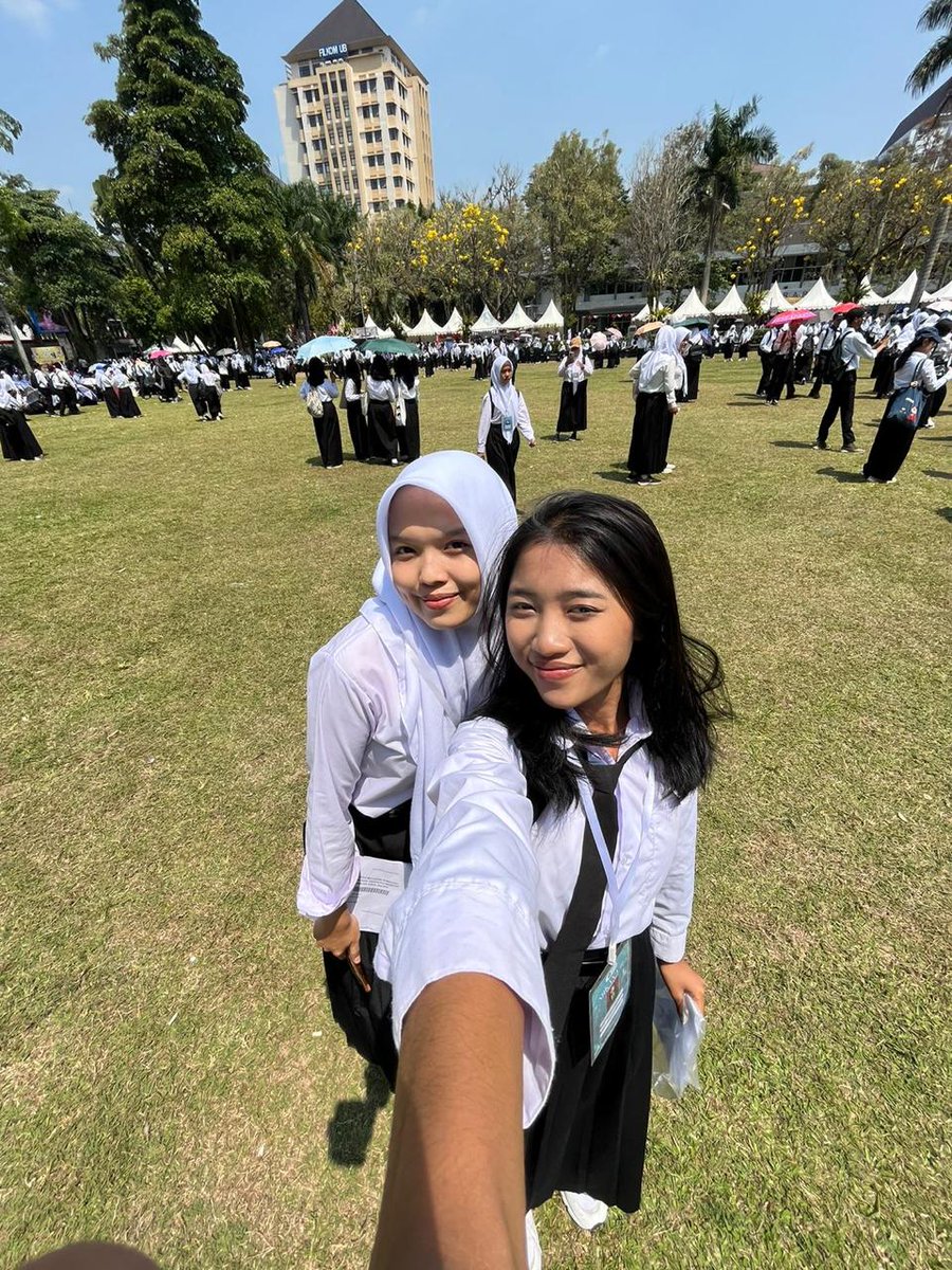 RidhaSeptiani's tweet photo. [Dialog Perspektif Cakrawala]
Universitas Brawijaya
Nama :Ridha Septiani
Fakultas : Vokasi
Cluster: 61

[a thread]

#RAJABrawijaya2023
#Rabraw2023Sukses #ARKANA61 #6ELORA1NOVASI #PKKMBUB2023
#UniversitasBrawijaya #ReviewArkana https://t.co/aAGLx6VWKE