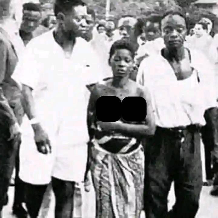 Joe__Bassey's tweet photo. This is Mrs Pauline Lumumba; wife of Congo's first Prime Minister Patrice Lumumba who was brutally tortured and murdered by firing Squad led by The Belgian Forces and some of HIS OWN people.

After his murder, his wife requested to see his body so that she may properly mourn her husband. She never got that opportunity because the body of Patrice was dismembered and dissolved in ACID by the evil people that killed him!

This picture is how the heartbroken widow Pauline protested her husband's murder on the streets of Congo. She walked barefoot and half naked.

Patrice was just 35 years old when he WA's a killed & Pauline was 23years old when her husband died in 1961.

She never remarried until she died on December 23, 2015 - 54 years after the death of her beloved husband!
No body part of Patrice Lumumba has been found to this day. #Africa