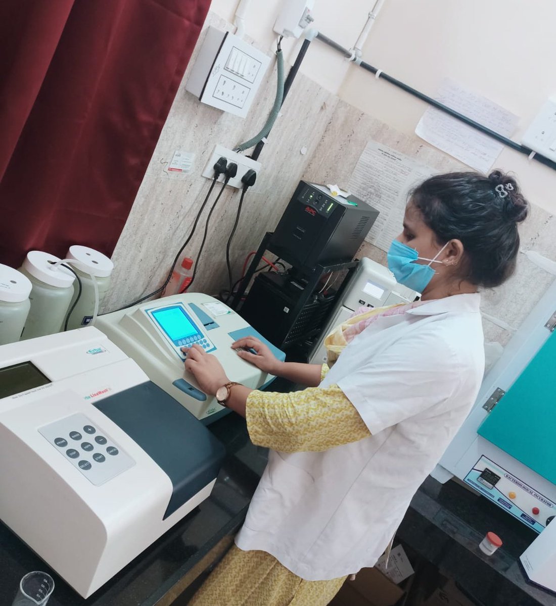 HealthDeptGuj's tweet image. ✳️ સ્વસ્થ ભારતના સંકલ્પને આરોગ્ય સેવાઓથી સાર્થક કરતું અમદાવાદ કોર્પોરેશનનું ગોમતીપુર સામુહિક આરોગ્ય કેન્દ્ર. 
✳️ છેલ્લા ૮ માસમાં 51,000 ઉપરાંત દર્દીઓને OPD ની સારવાર સાથે મેજર ઓપરેશન,પ્રસુતિ, સોનોગ્રાફી,લેબોરેટરી,બાળરોગ નિષ્ણાતની  વિવિધ સેવાઓ ગુણવતાયુકત રીતે સલામતી સાથે અપાઇ.