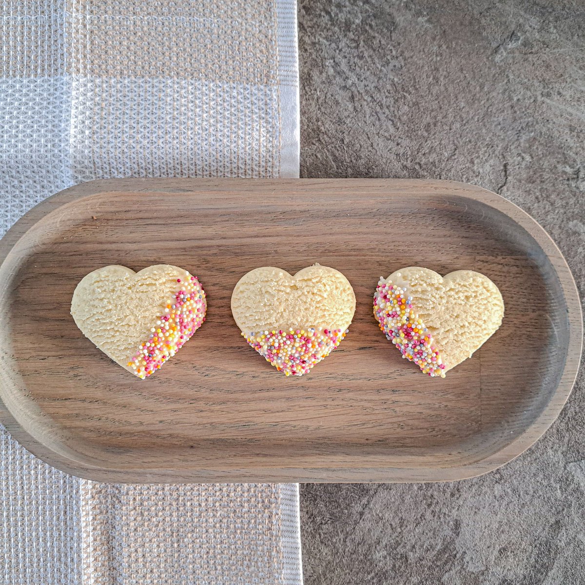 DeansShortbread's tweet photo. Get creative this weekend and satisfy your sweet tooth - the possibilities are endless!
#DeansShortbread #Shortbread #Baking #Shortbread #CreativeBaking https://t.co/YSty6aCDH3
