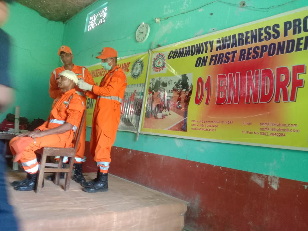 sdma_assam's tweet photo. To spread awareness of catastrophes and its effects on people, the 01st Battalion NDRF held a #familiarisation exercise at SD College in the Tihu Revenue Circle in the Nalbari region.
#awareness #RiskManagement
@ndmaindia @diprassam @mygovassam @CMOfficeAssam @JogenMohanAssam https://t.co/c2i5Eo8ajU