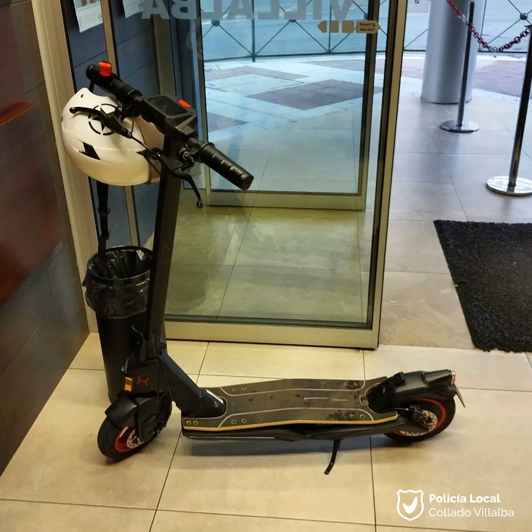 Normas importantes de uso #VMP 🛴

🪖 Casco
👤 1 persona por vmp
🪪 Edad mínima 14 años
🔌 Propulsado únicamente por motor eléctrico 
🚅 Velocidad máxima 25 km/h
🎧 NO se permite circular utilizando cascos, auriculares, teléfono móvil o cualquier sistema incompatible