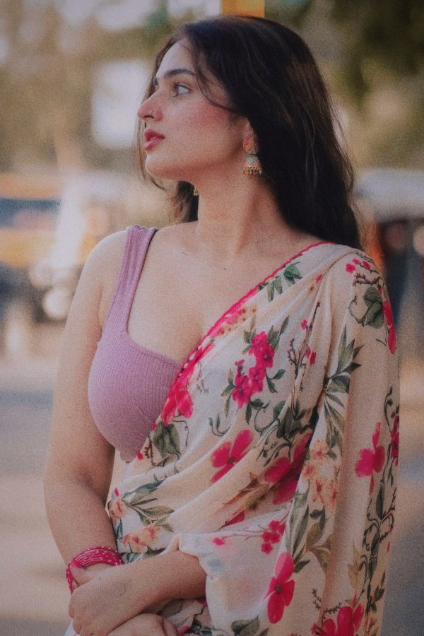 F5fryFvaAAAlD22?format=jpg&name=900x900