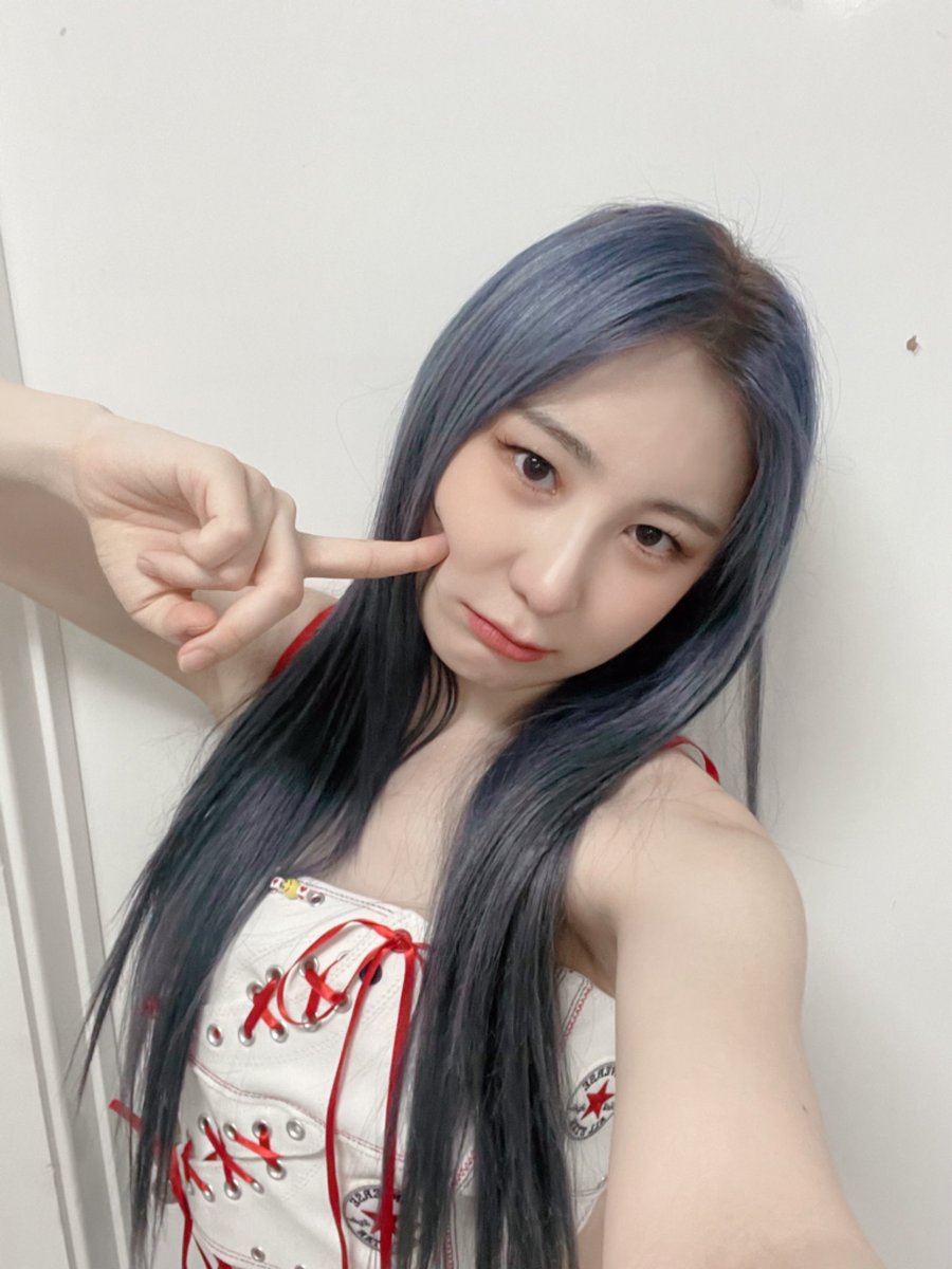 official_LCY's tweet photo. [#CHAEYEON_pic📸] 23.09.08 뮤직뱅크

채연이를 향한 마음이 두 배로✌️ 커졌던 오늘 무대💓 그리고 열심히 응원해 준 채리쉬 덕분에 두 배로 행복했답니다🍒🤍

#이채연 #LEECHAEYEON
#LETS_DANCE https://t.co/xYddAT90aP