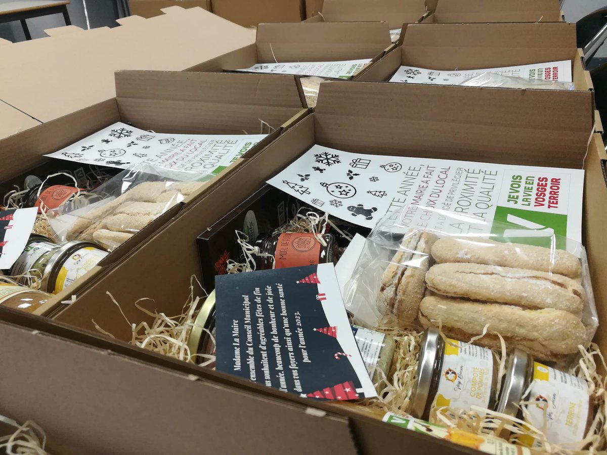 Encore quelques semaines avant de déballer les cadeaux de #Noël... Et pourtant, certains sont déjà dans les starting-block ! 🧑‍🔧🎅
➡️Collectivités, entreprises : découvrez notre offre de produits locaux pour vos cadeaux de fin d’année ! 📷
+ d'infos :  calameo.com/read/002757079…