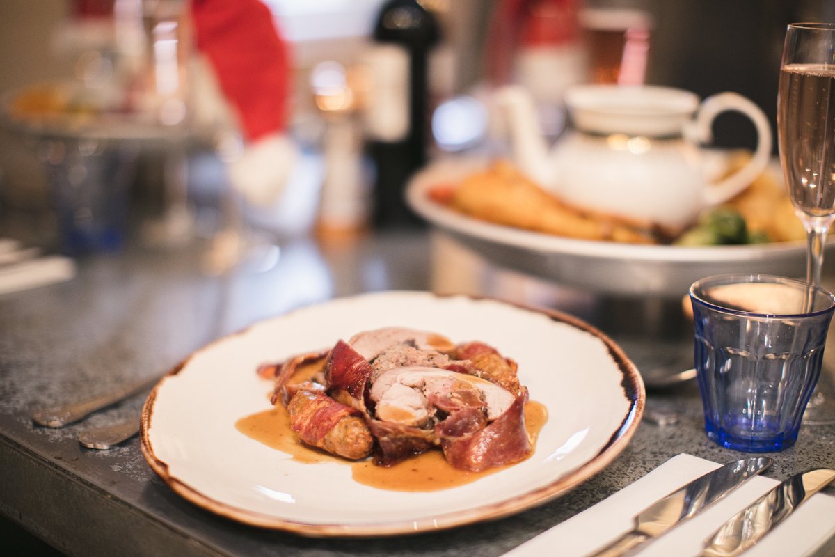 If you hadn't guessed by now......

thesomerstowncoffeehouse.co.uk/book 🎄

#pubchristmas #christmas #christmasspirit #christmasvibes #christmascountdown #officechristmasparty #euston #kingscross