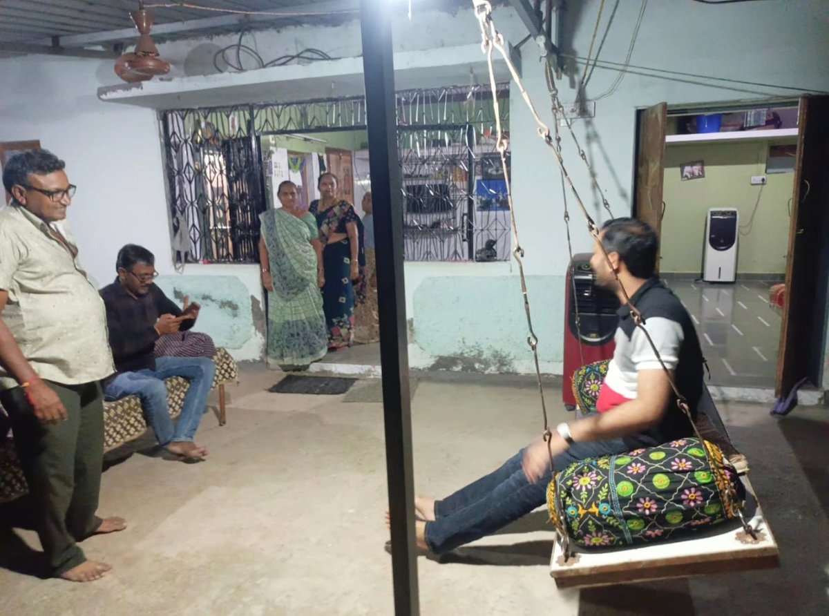 મોટાઆંકડિયા ખાતે ભારતીય જનતા પાર્ટીના કાર્યકર્તા શ્રી રાજેશભાઈ બાવીશીના નિવાસસ્થાને ભોજન ગ્રહણ કર્યુ.