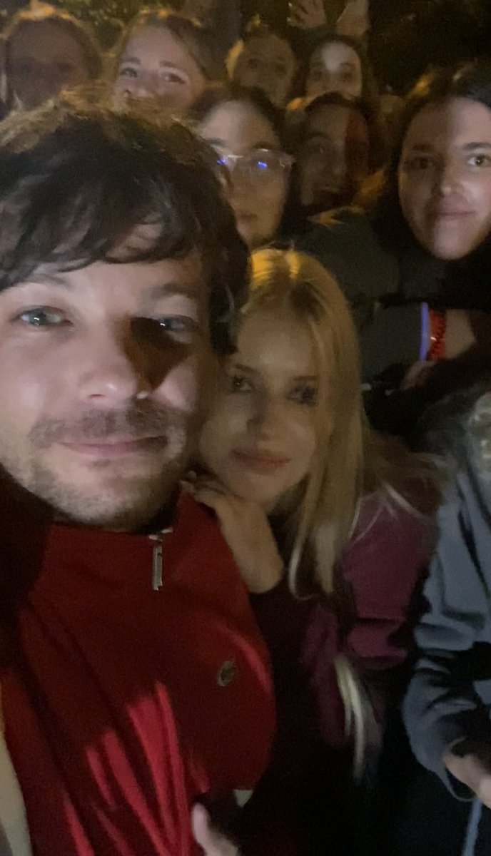 louis2bug8's tweet photo. Love him https://t.co/YNuTET0J96