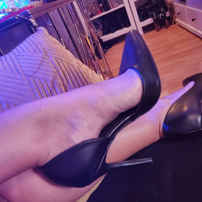 What topics would you like to see on my blog? Comment below ⬇️ https://t.co/b8LYHHUhRN<a href="/tag/footfetishqueen"class="tags"><span>#footfetishqueen</span></a>