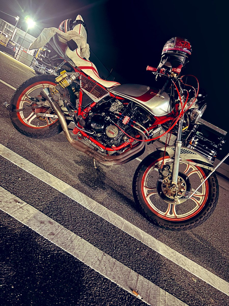 XJ97149576's tweet photo. XJ400D売ります。
詳細はDMまで！
いくらなら買うかDM待ってます。
250登録になります。
なので初年度登録は分かりません。
買ったあとの250登録に関しては
自己責任にてお願いします。 https://t.co/Rl0fEHTZwM