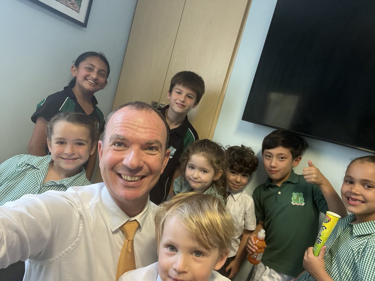 ForestParkHead's tweet photo. Celebrating our stars βοΈ of the week this week with our first Headteacher Friday treat. Ice cold chocolate milk and ice pops!
#fridaytreat #starseverywhere #fppexcellence https://t.co/NrsuNUgyHc