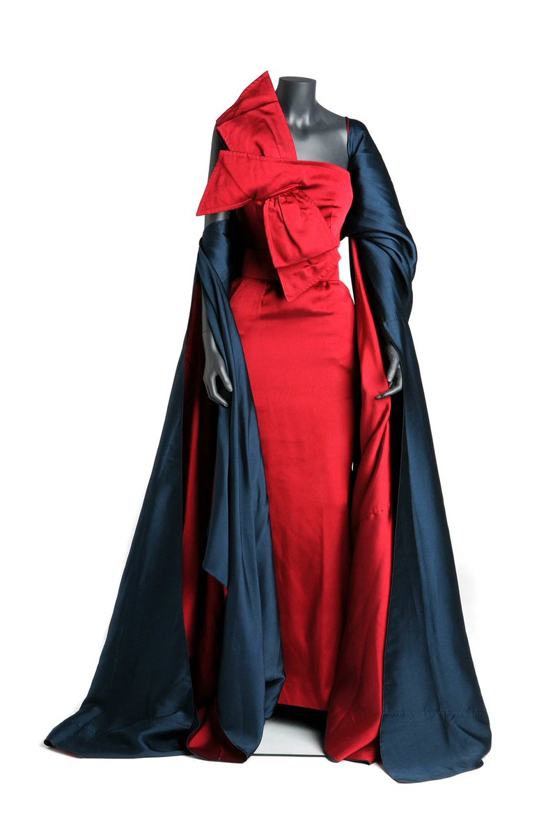 MadameGilflurt's tweet photo. Because sometimes, you just need a #frockingfabulous showstopped. "Red Shoes" by #JacquesFath is an absolute #fashionhistory bobby dazzler from 1951... Via Museo del Traje. https://t.co/I1VAcYdMWK