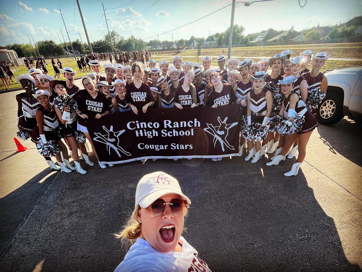 Loved spending the afternoon with Cougar Stars and Encore at our parade Wednesday! Come support both teams as they perform at tonight’s Homecoming game! Stars at Halftime and Encore after the game with our marching band ⭐️Go Cinco!