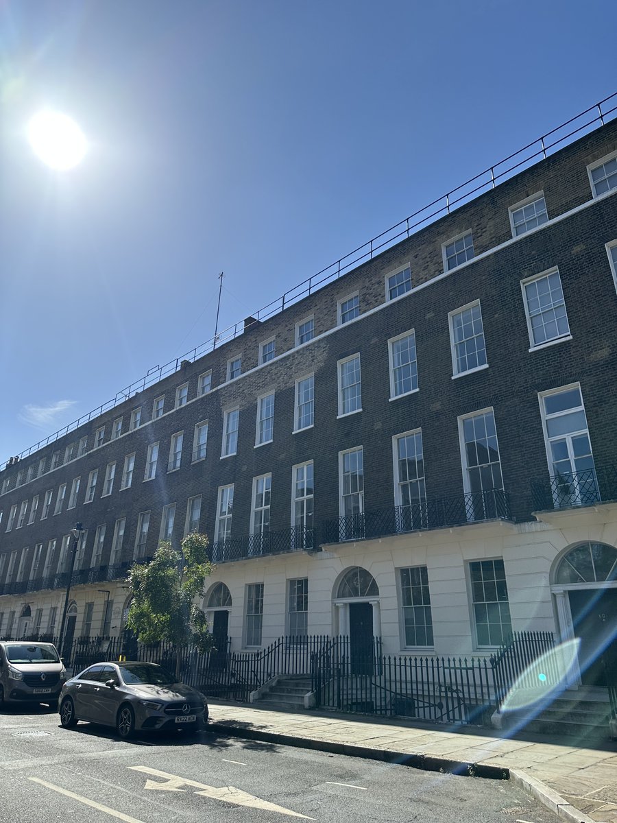 BirkbeckUoL's tweet photo. You can't beat London in the sunshine! We hope everyone has had a wonderful week and managed to enjoy some of this glorious weather ☀️ https://t.co/UBPdWCT5hF