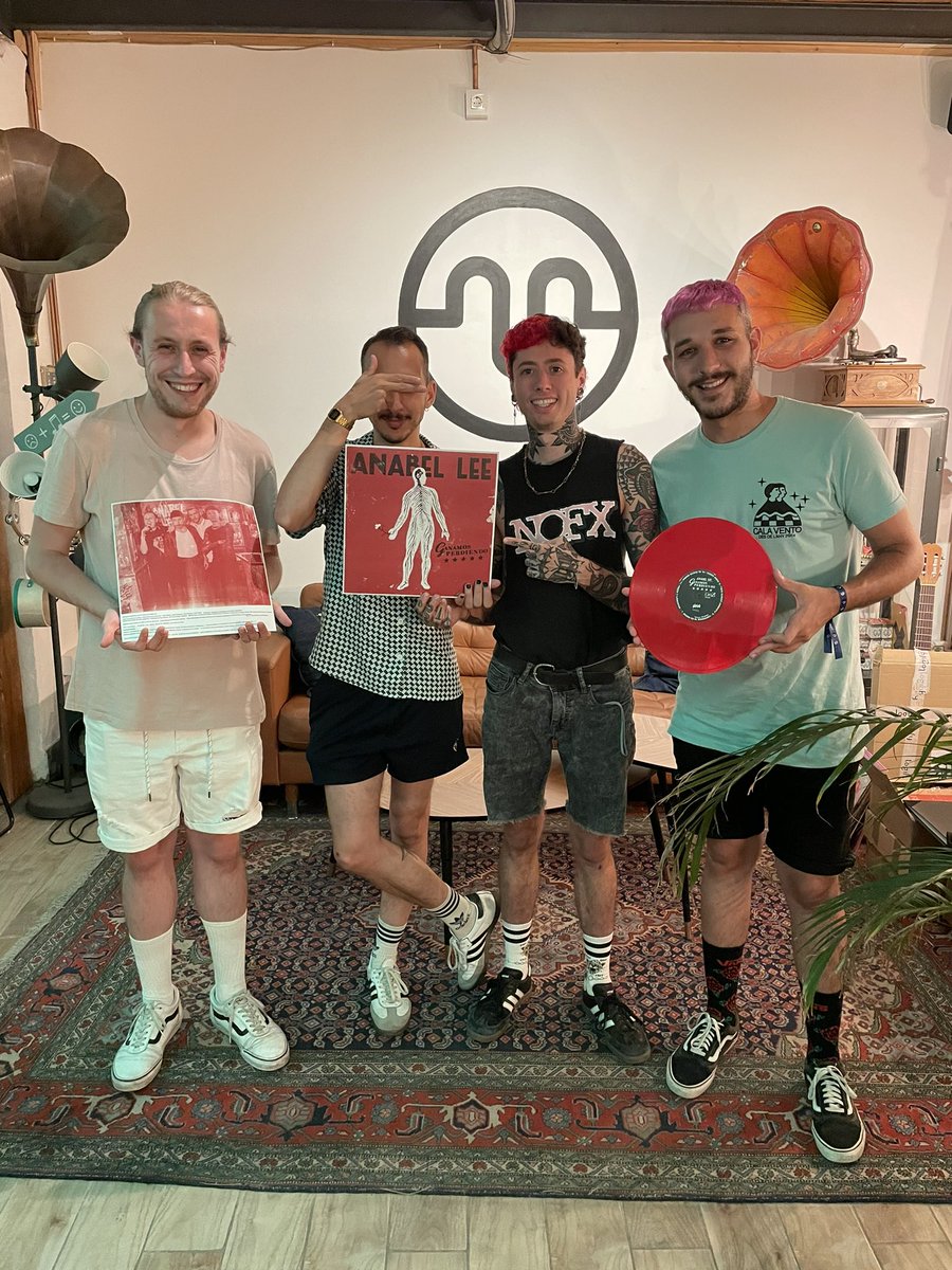 MariliansR's tweet photo. Hoy anunciamos el lanzamiento del nuevo disco de ANABEL LEE "Ganamos Perdiendo"

El viernes 15 ve la luz el segundo LP del grupo y ese mismo día estarán en Marilians firmando y tocando unos temas

Firma 19:30
Showcase 21:00

Haz tu reserva en tienda y en https://t.co/w1Xx5ZAi2g https://t.co/OteH703q0S