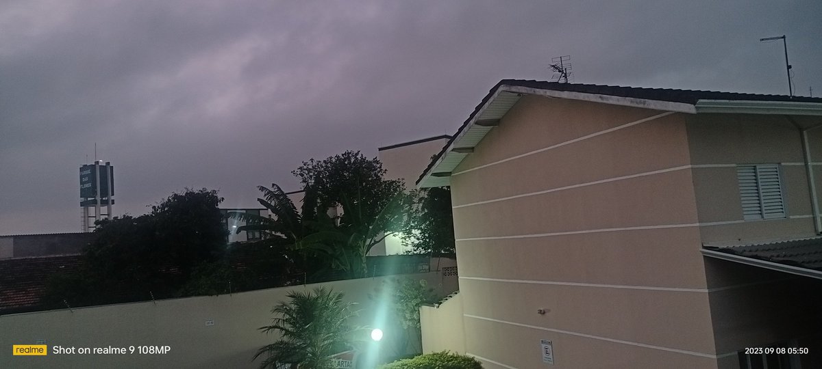 ThiAlexsander11's tweet photo. Belo amanhecer em Jacareí #BDSP https://t.co/0TfVXH4NgQ