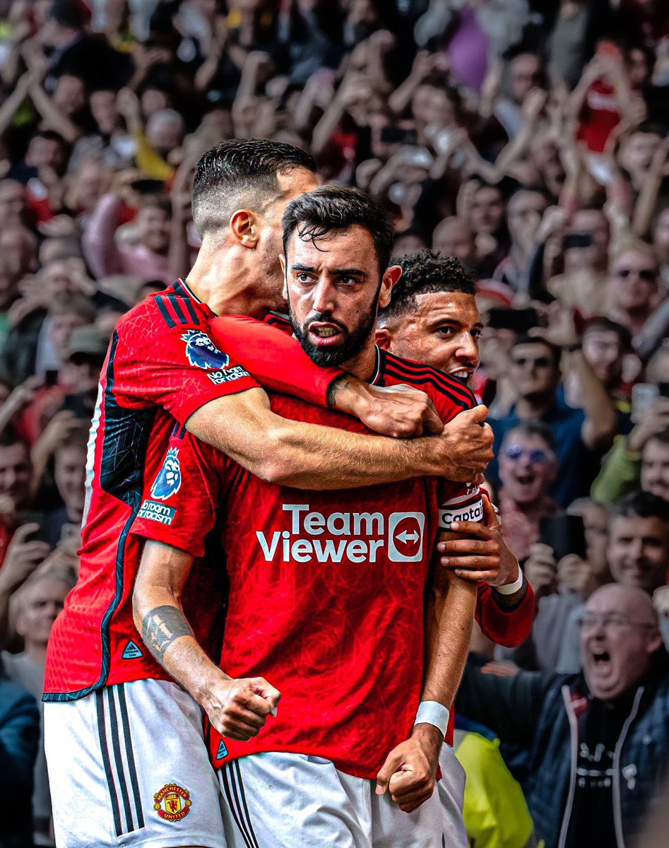 AbsoluteBruno's tweet photo. No tattoos
No fancy cars
No crazy haircuts
No controversies
No playing dirty
No red cards
Just pure class 🇵🇹

Happy Birthday Bruno Fernandes https://t.co/PvOc5XHMKo