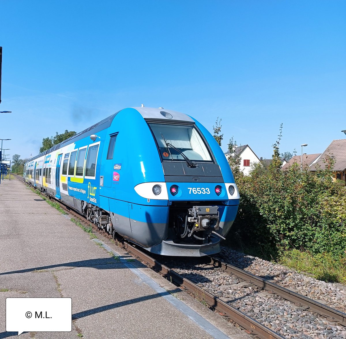 L'X 76533 du @TERGrandEst avec la nouvelle livrée @fluograndest . Gare de Lingolsheim (67), ligne Strasbourg -Molsheim.