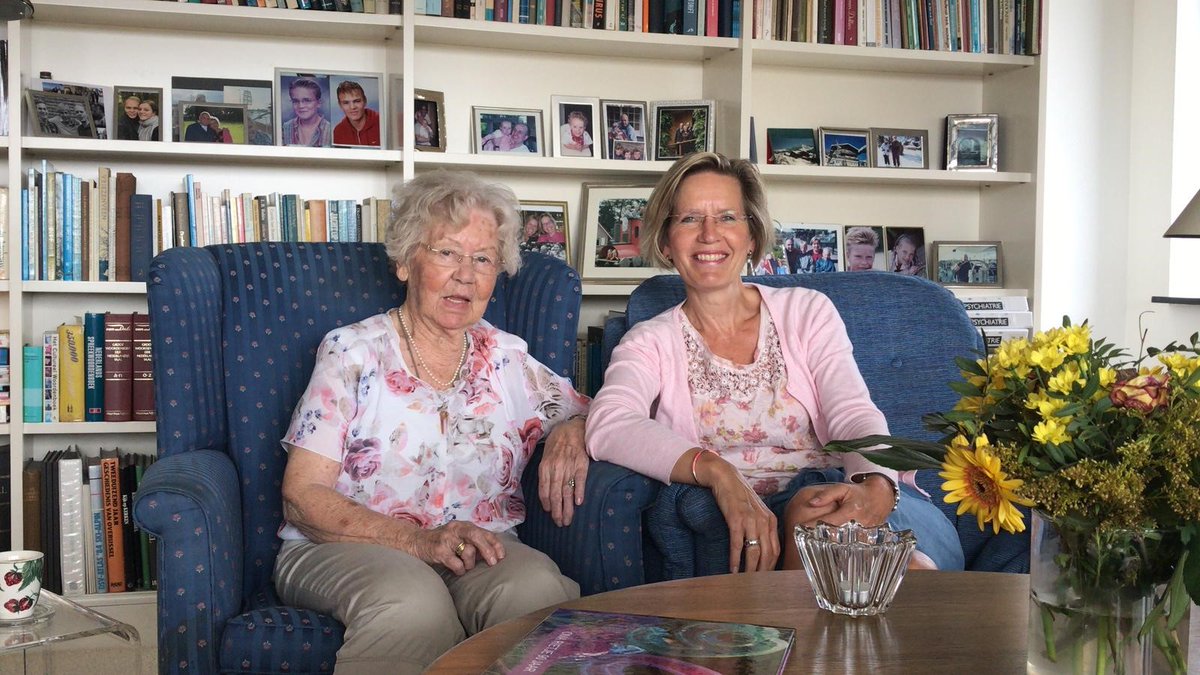 In oktober starten we weer met de cursus Ouderenzorg in de eerste lijn op Hogeschool Viaa. Oud-cursist Tonny Borger vertelt waarom zij deze cursus heeft gevolgd: 'Het is belangrijk dat wij, als PVK/POH'ers, proactief ingezet kunnen worden'  viaa.nl/cursist-aan-he…