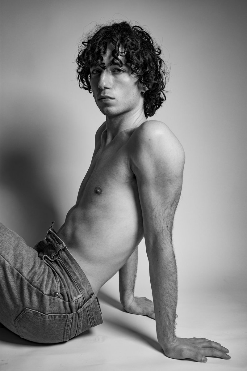 Vibe_menStudio's tweet photo. Beauty in form of curly hair ❤️
Joey @Vibe_menStudio https://t.co/UZmt1Sg58U