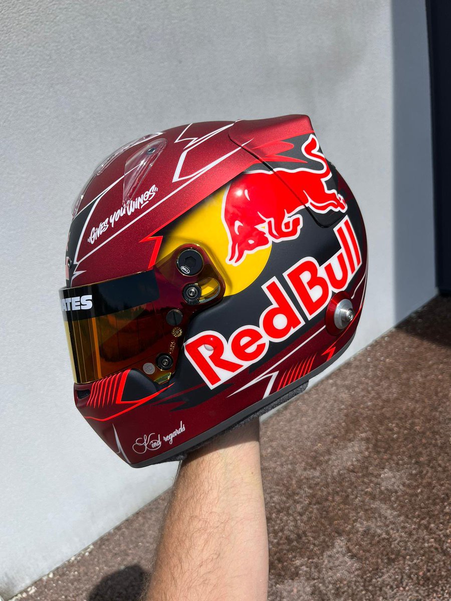 RedBullFrance's tweet photo. On te laisse admirer le casque de @Gotaga sur ce #GPExplorer2 🔥

Et forcément, let’s go @gentlemates 🏆 https://t.co/fx3IYgNzAd