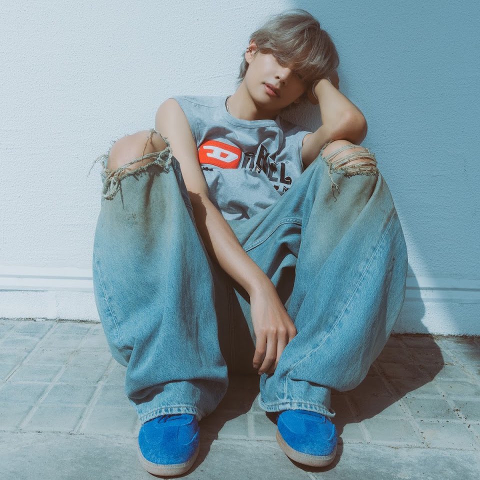 PopBase's tweet photo. V of BTS now holds the record for biggest first day and first week sales for an album by a soloist in Hanteo history with ‘Layover.’ https://t.co/2kx6MFJOKf