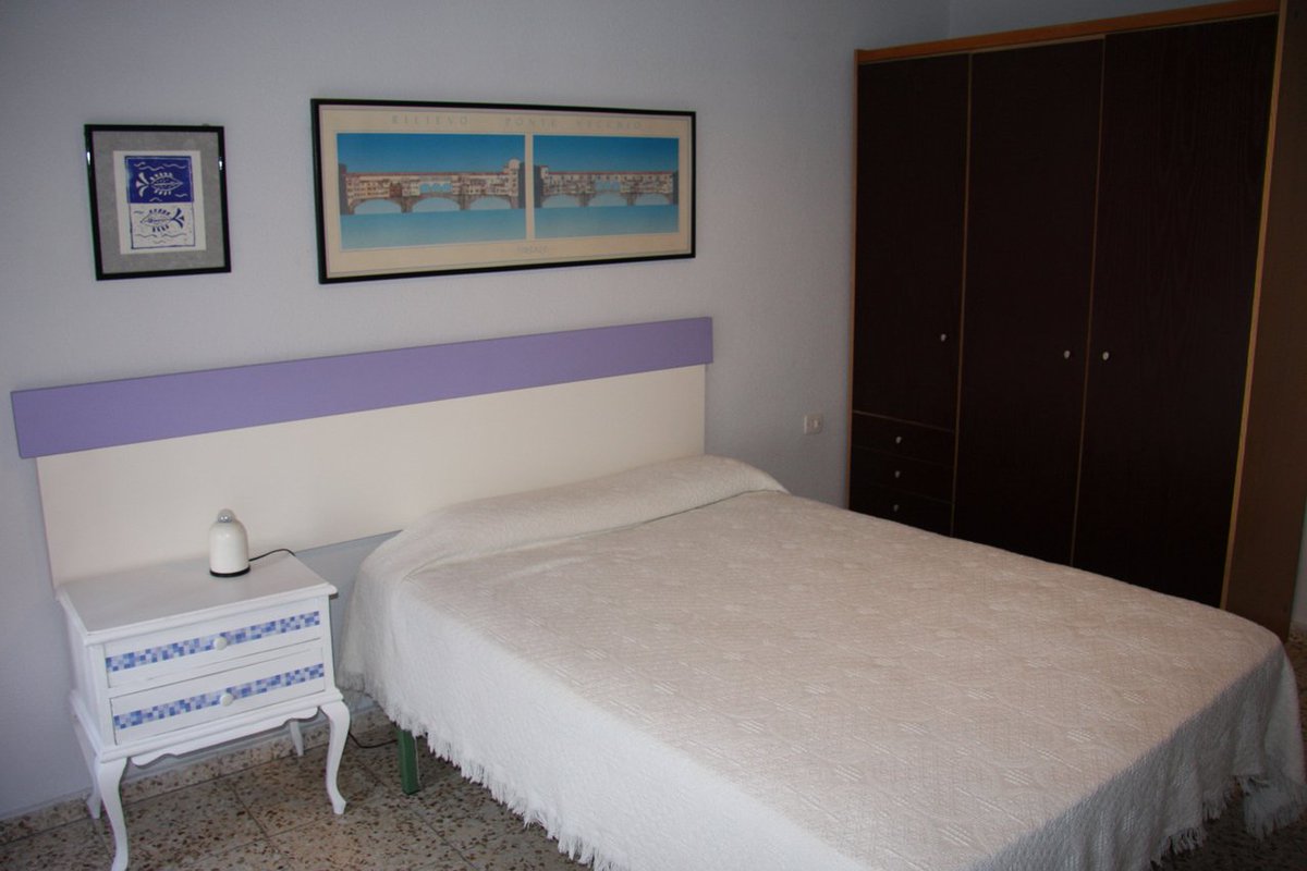 ConFdeCat's tweet image. Hola! Mi tía tiene en alquiler un piso para estudiantes en Murcia.
· Piso en b. San Andrés, cerca de la estación de autobuses.
· 3 habitaciones
· 500€ todo el piso
· Más información por privado.