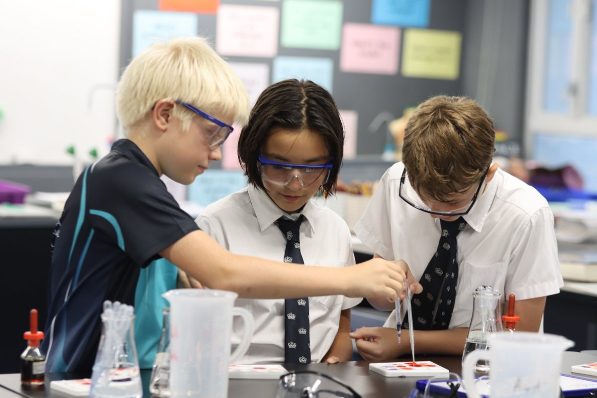 NAISHongKong's tweet image. A big shoutout to all our Year 7 families who joined us yesterday in the Open House. 🙌 We're thrilled to share the excitement, insights, and amazing moments from the evening.
#NAISHongKong #NordAngliaEducation #NAEBeAmbitious #CreateYourFuture #SecondarySchoolLife