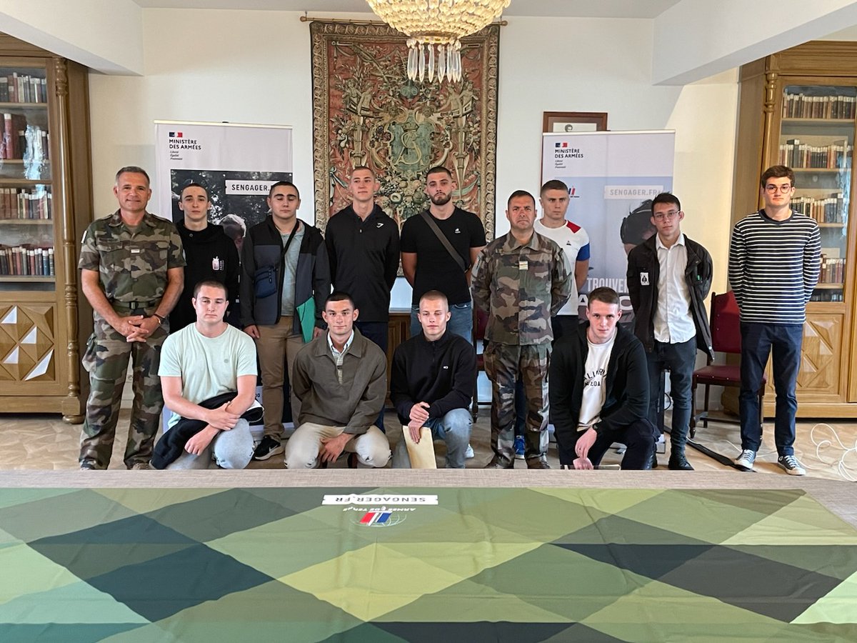 CDC_7eRIMA's tweet photo. En septembre, 187 jeunes du sud-ouest ont signé un contrat d'engagement au sein de l'@armeedeterre 🪖
Félicitations à eux !👏
@ArmeesNoA
#11BP
#9BIMa
#EMSOME
#sengager.fr https://t.co/7ameEuaFro