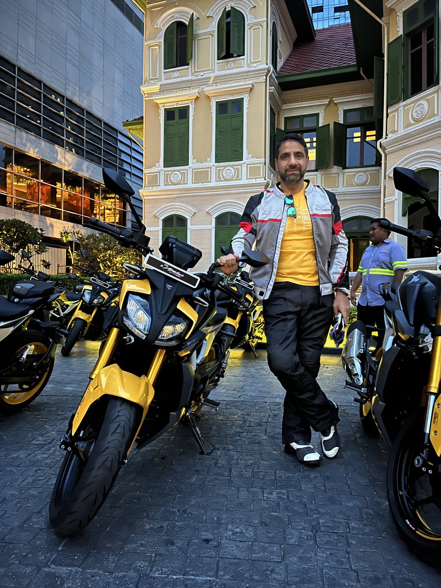 Vimalsumbly's tweet photo. Getting restless to ride all new Apache RTR 310
#Apache #Restlesstoplay #RestlessToRace #globallaunch https://t.co/GvAzCX878P
