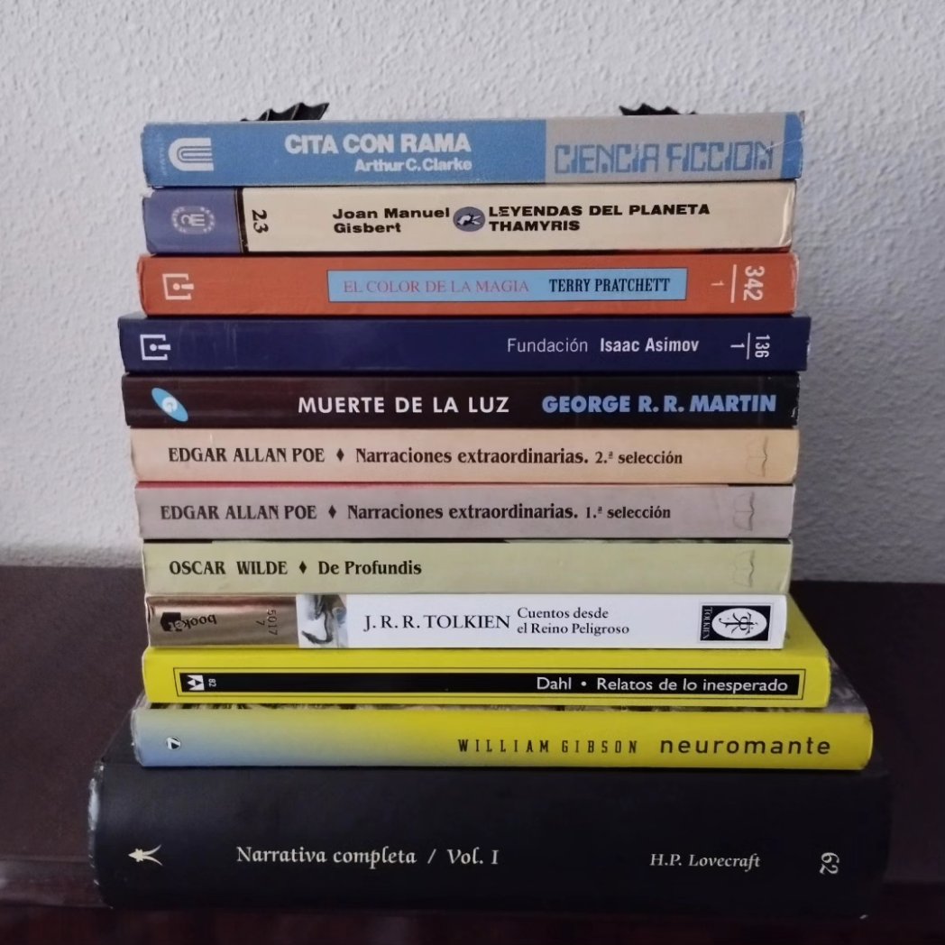 Y la pregunta es... ¿Que tendrá que ver esta pila de libros con el proyecto #Elderane? Próximamente, #NegroSobreBlanco... #joanmanuelgisbert #Poe #Lovecraft #Tolkien <a href="/terryandrob/">Terry Pratchett 🖤 🤍👽 🐇</a> #OscarWilde #RoaldDahl #IsaacAsimov #ArthurCClarke <a href="/GRRMspeaking/">George RR Martin</a>