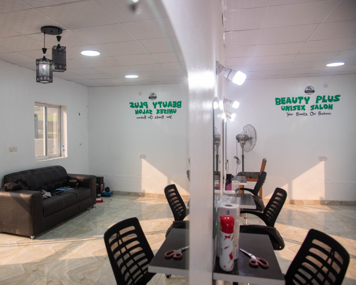 BeautyPsalon's tweet image. A little peep into what our salon at Redeemers University, Ede looks like.

📸: @i_am_oshea

#15thconvocation 
#redeemersuniversity 
#runsa 
#run