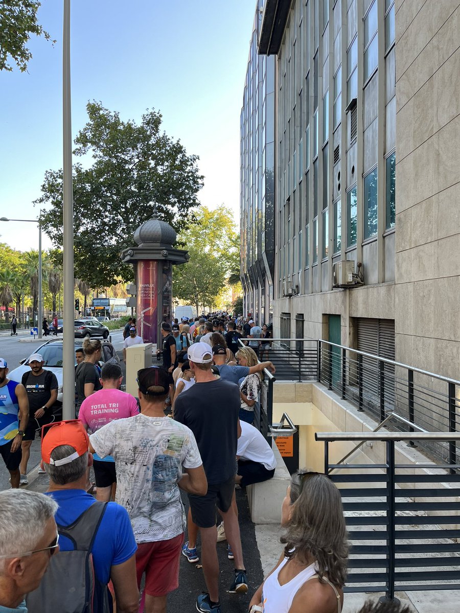 IM_KotaSuda's tweet image. Welcome Banquetの待機列！
ほぼ皆さん家族連れだから5000人以上います😳！！
#IMWC2023 #IMWC2023NICE