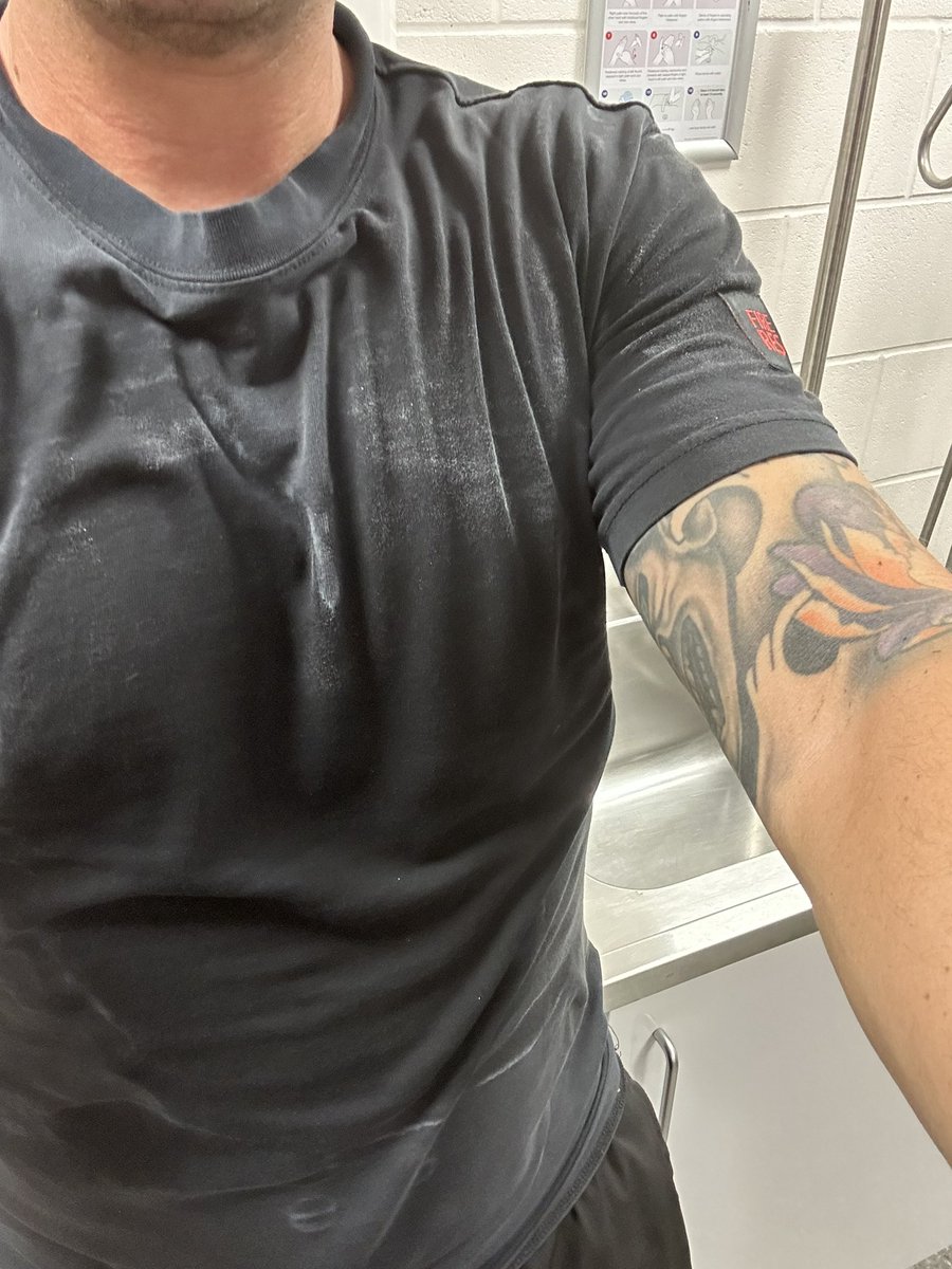 Todays shirts is even worse 🥵 #melting #summer #firefighter #emergencyService