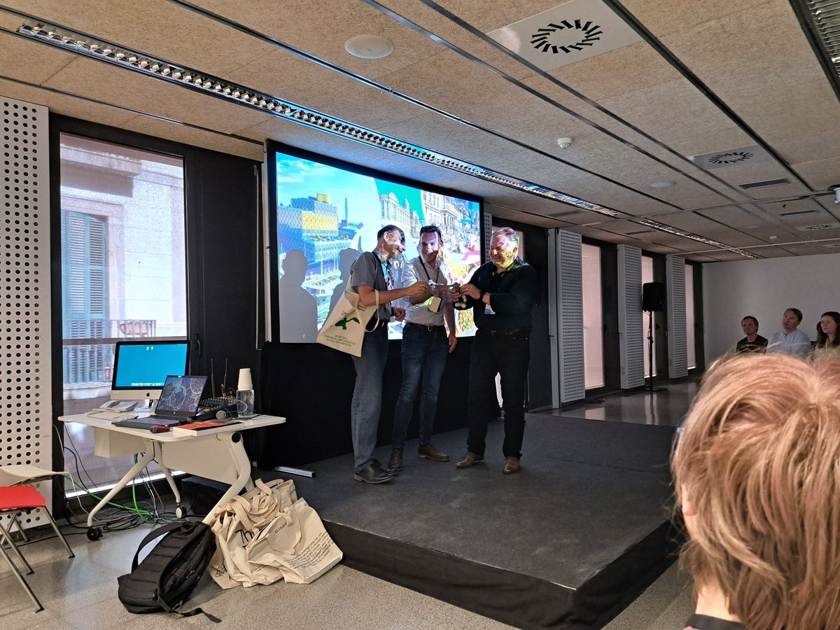 What a great conclusion to a fantastic week. Thanks once again to @ElisavaBCN for being a wonderful host. Now our minds go to next year where we will tackle the "rise of the machines" at <a href="/AstonUniversity/">Aston University</a> in Birmingham, UK.