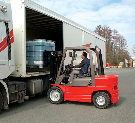 For businesses with forklifts, loading &amp; unloading delivery vehicles will likely be one of the machine’s primary functions. It also has the potential to be one of the most dangerous, if not done correctly. 

We explore some key risks &amp; how to reduce them: okt.to/AkvZzy